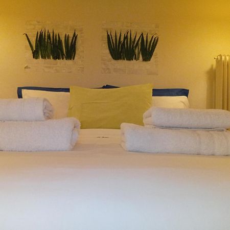 Filopappou Decent Apartment เอเธนส์ ภายนอก รูปภาพ