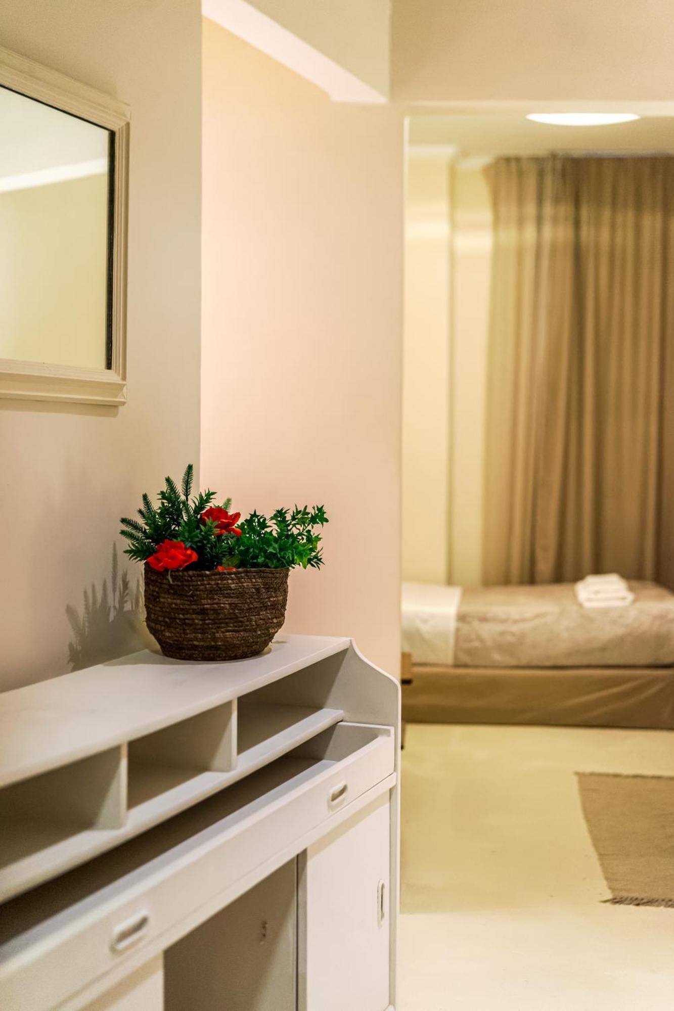 Filopappou Decent Apartment เอเธนส์ ภายนอก รูปภาพ
